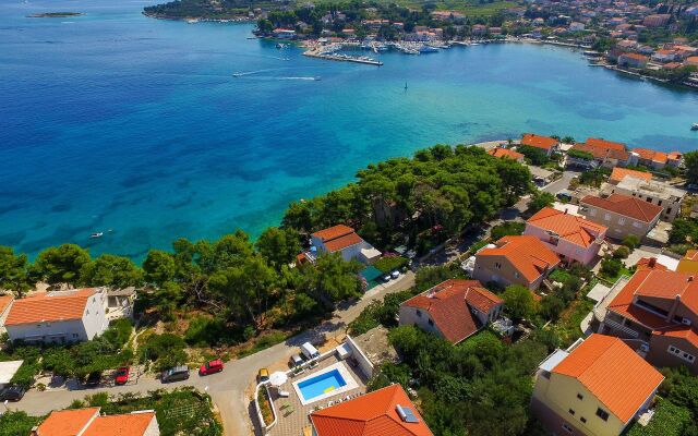 Holiday house Sandra - with swimming pool Lumbarda, Island Korcula