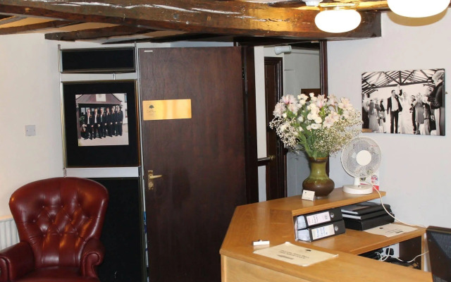 Oak Farm Hotel