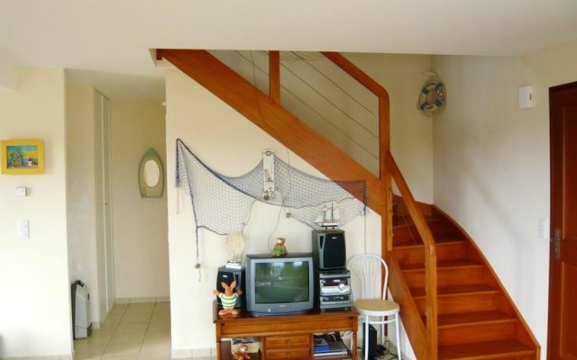House with 2 Bedrooms in Plurien, with Furnished Terrace