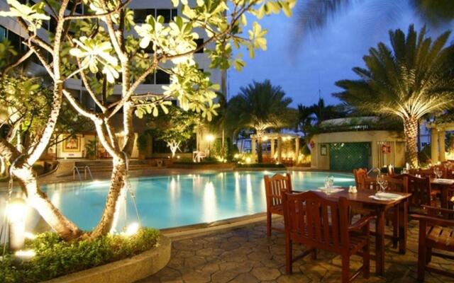 Grand Diamond Suites Hotel