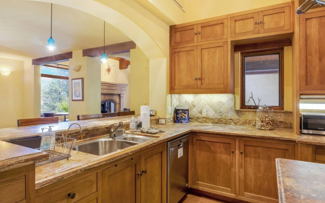 Star Haven Retreat 5 BDR Stunner!