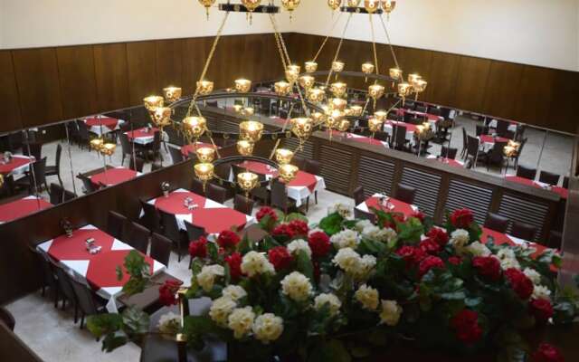 Rest Hotel