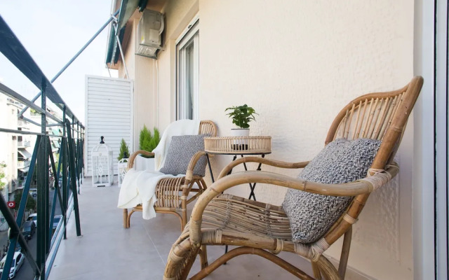 Modern Bohemian Style Sun-Splashed Loft
