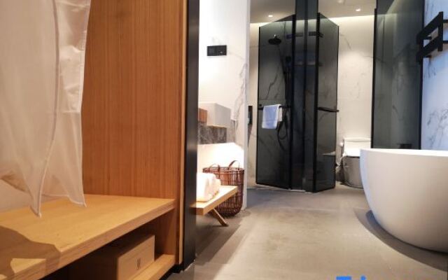 Nanjing Olympic Sports Expo Center UEASY Hotel