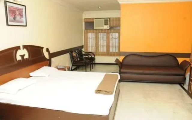 Sriji Residency