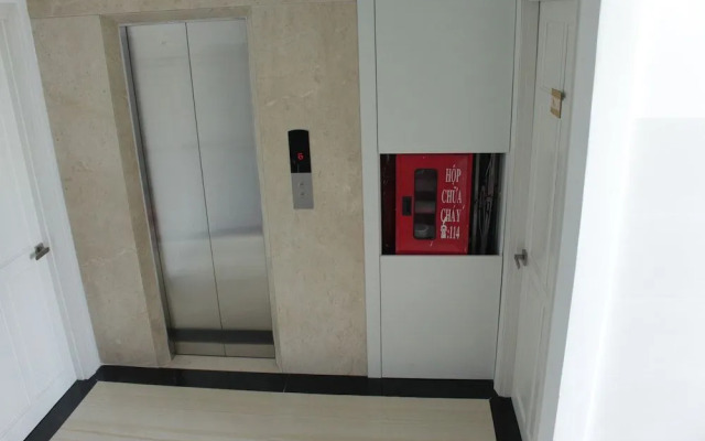 Dragon Hotel 1