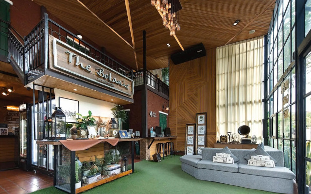 The Botanic Service Room