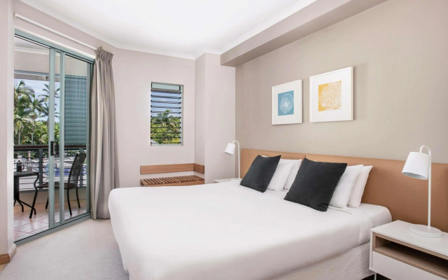Mantra In The Village – Guest Rooms – Port Douglas