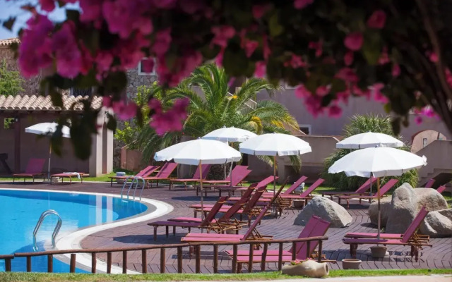 Residence with pool in Campulongu