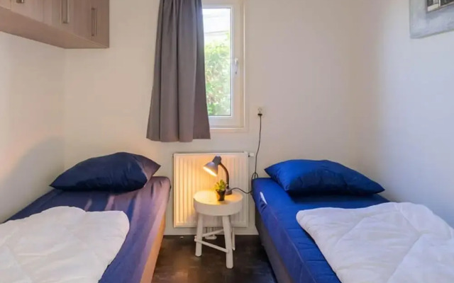 Chalet Near Veluwemeer With Garden Terrace