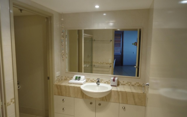 The Waterford Prestige Apartments – Bathroom – Caloundra