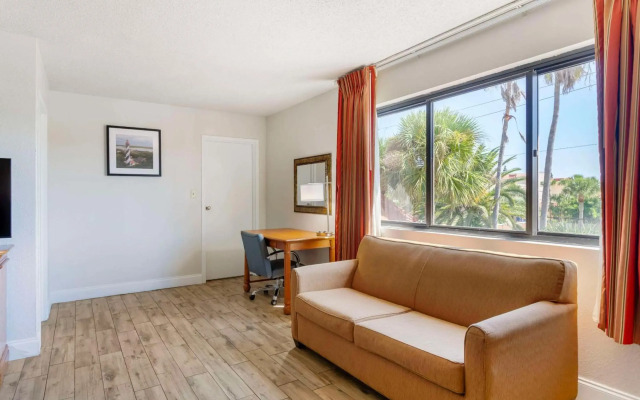 Quality Inn & Suites St Augustine Beach Area