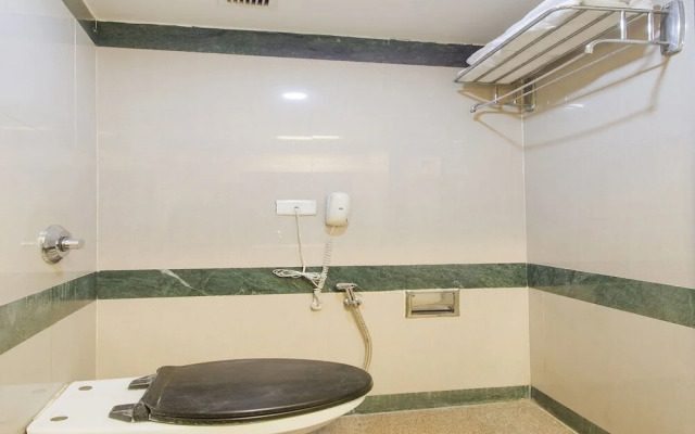 Capital O 10209 Comfort Inn