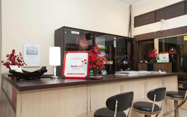 RedDoorz near Balai Kota Surabaya