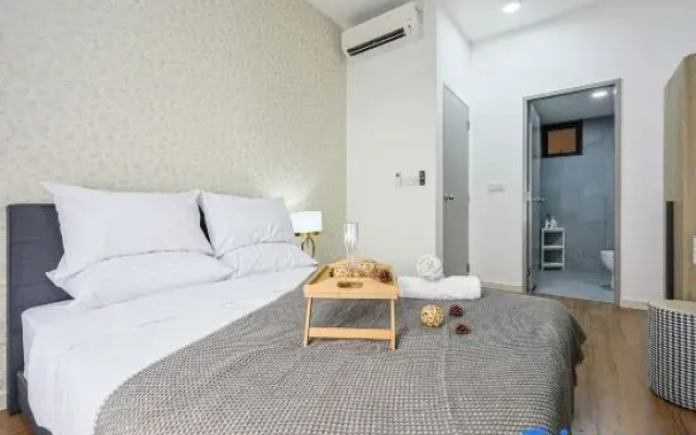 Stylish 3BR M Vertica Walk to MRT & Velocity Mall