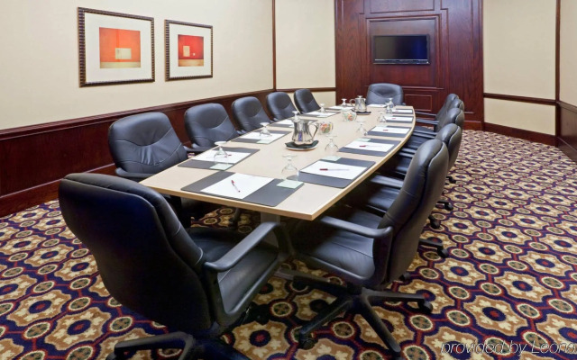 Crowne Plaza Suites Arlington by IHG
