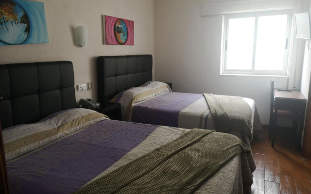 Hotel 4 Estações