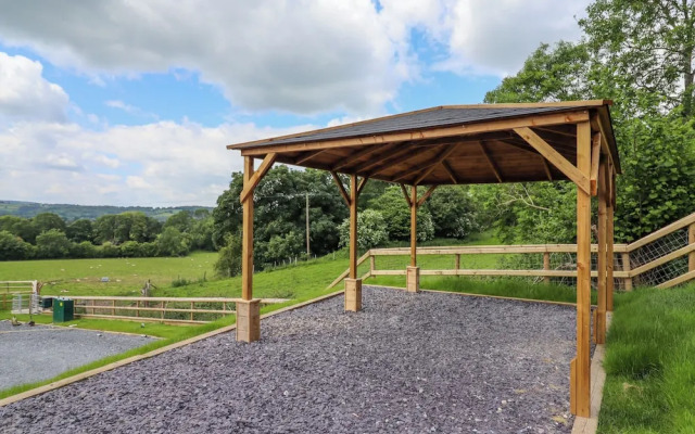 Valley Lodge 4 - North Wales Eco Lodges