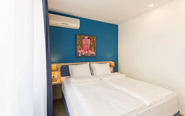 Premium Crown Suites