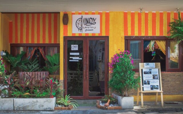 Indy Hostel at Maenam