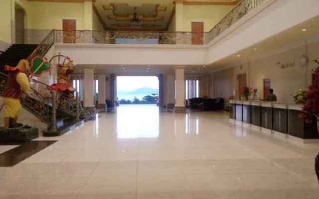 Bajau Bay Hotel & Resort