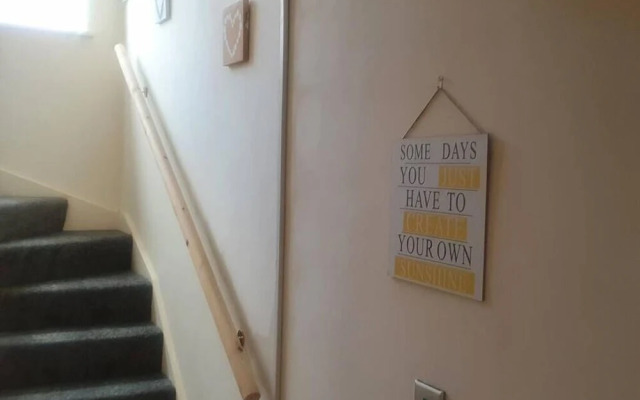 Lovely 4-bed Apartment in Harrow