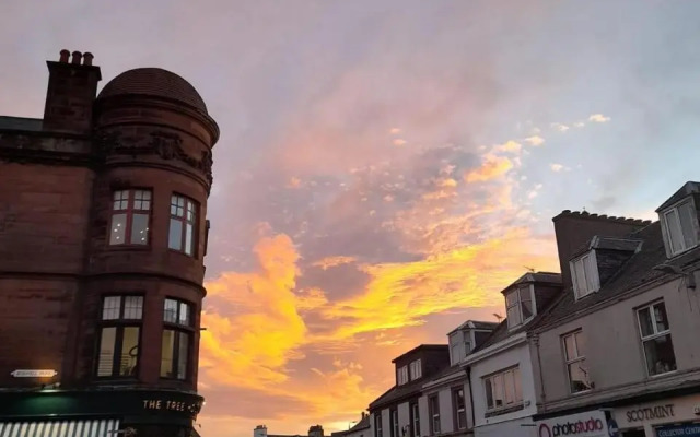 Sandgate 2-Bed Apartment in Ayr central location