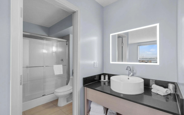 Emerald Hotel & Suites