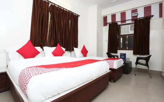 Hotel Anuradha Palace