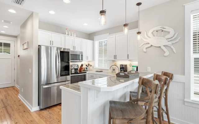 1358 Laurel Grove