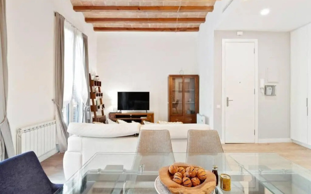 Arc de Triomf Luxury Modern 2-Bedroom 2-Bathroom