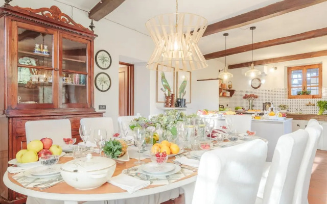 Amore Farmhouse Retreat