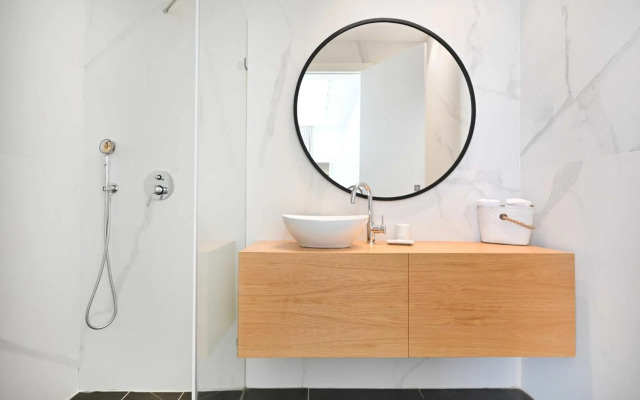 Taverna by HolyGuest