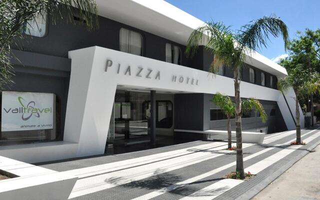 Piazza Hotel