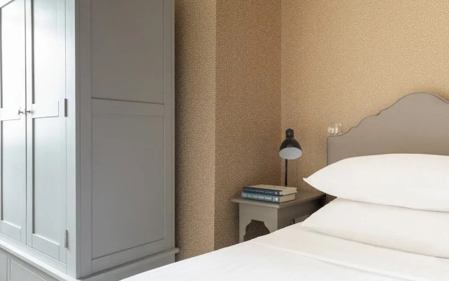 Arundel Gardens by Onefinestay