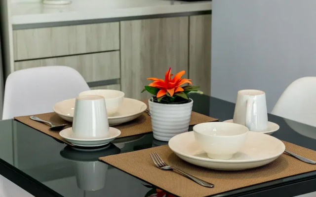 Kenwingston Square Garden by IdealHub