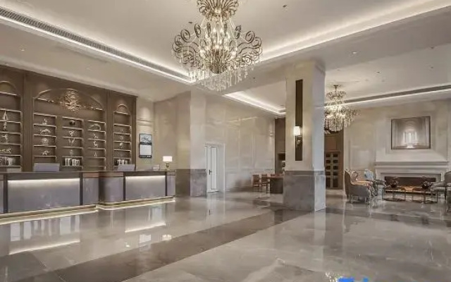 Vienna International Hotel (Tianhe Airport Pankong City Subway Station)
