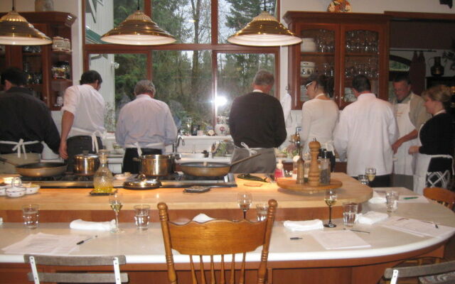 Auberge de Seattle, French Country Inn