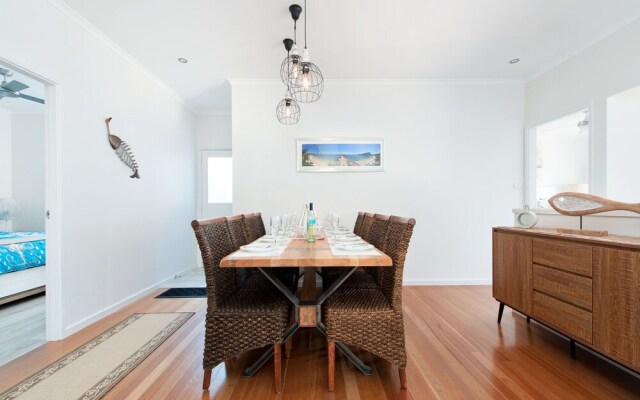 Sand & Sea, 1/13 Gloucester Street