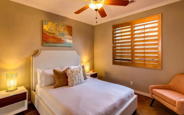 Palm Grove by AvantStay | 15mins From Coachella - Desert Villa - Sleeps 14