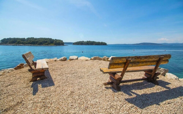 Gana - 50 M From the sea - A1