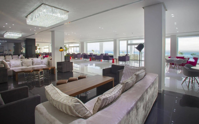 King Evelthon Beach Hotel & Resort