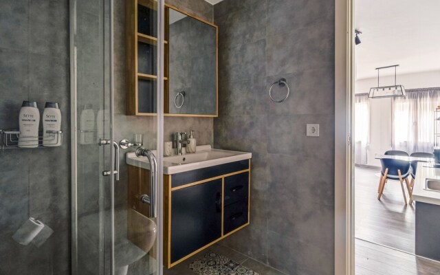 Sanders Center - Lovely Studio Apartment