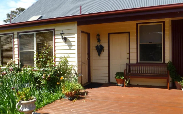Donalea Bed And Breakfast & Riverview Apartment