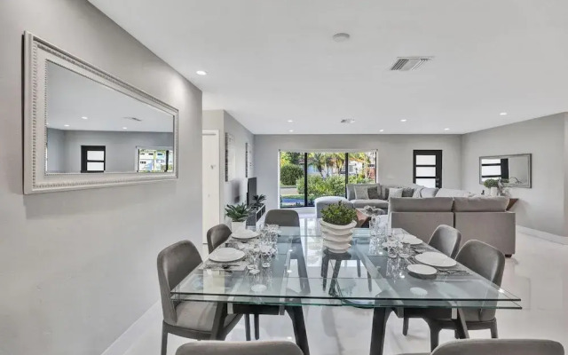 Renovated 5 Br Home with Heated Pool