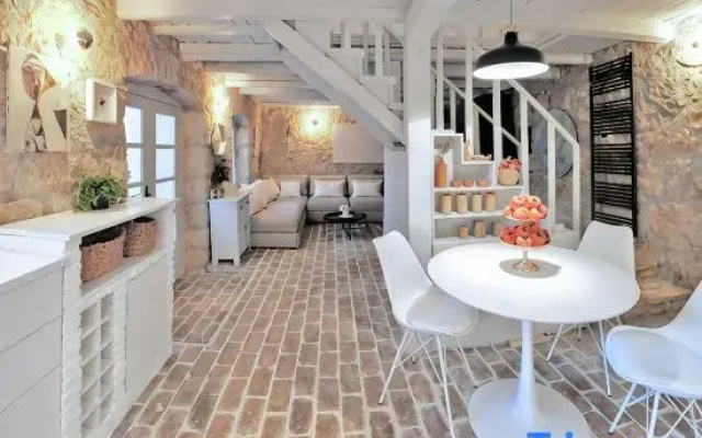 Villa Alisia, a beautiful natural stone house near Poreč