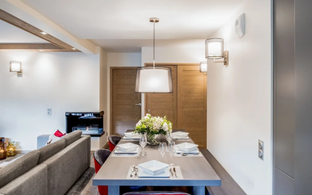 Mammoth Lodge by Alpine Resorts