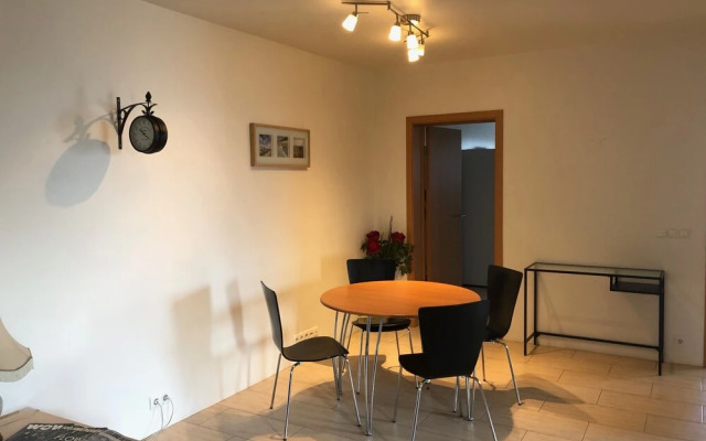Melas 9 Guesthouse