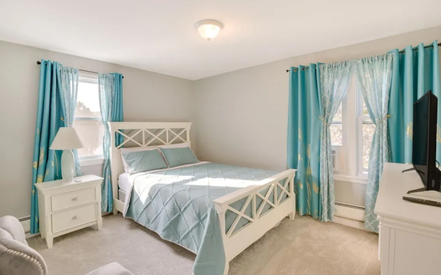 Great for Families: Waterville Retreat w/ Yard!