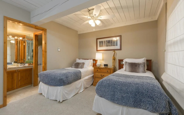 True Ski-in Ski-out Stunning Mountain Views